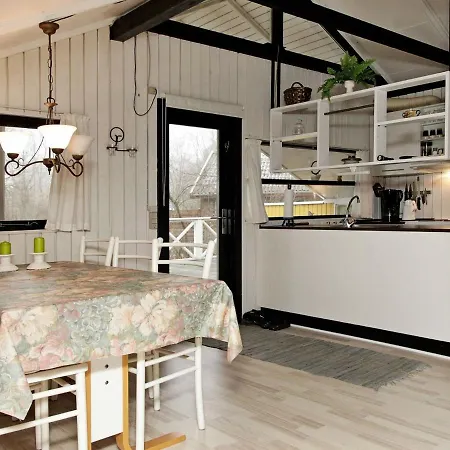 Charming Holiday In Jutland With Garden בית נופש